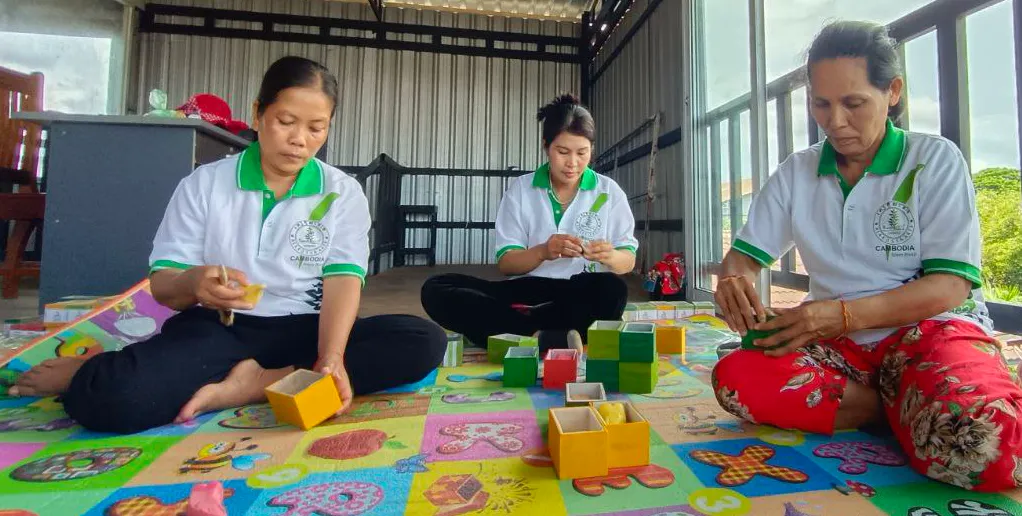 ANON artisans at work in the Siem Reap workshop